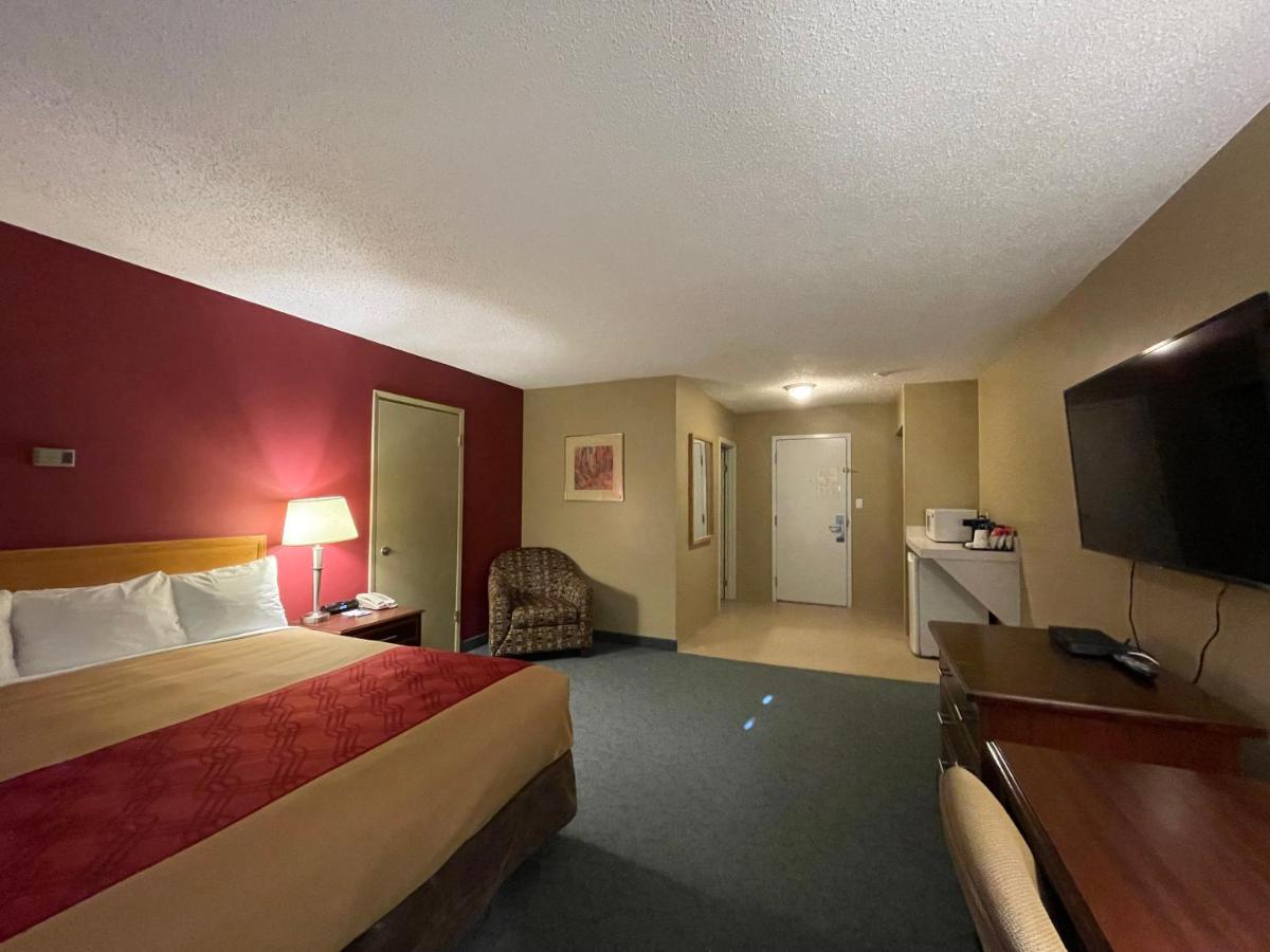 Travelodge By Wyndham Fort St John Fort St. John Buitenkant foto