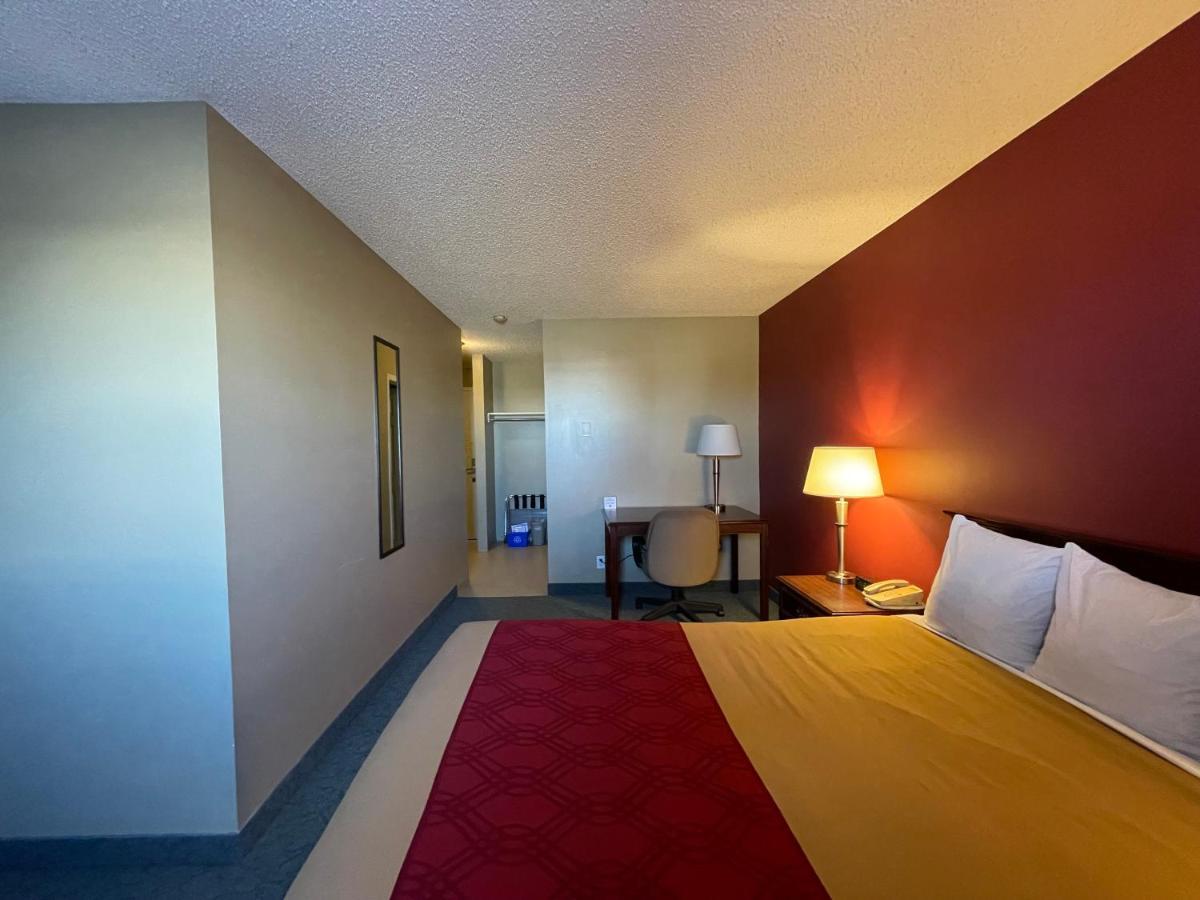 Travelodge By Wyndham Fort St John Fort St. John Buitenkant foto