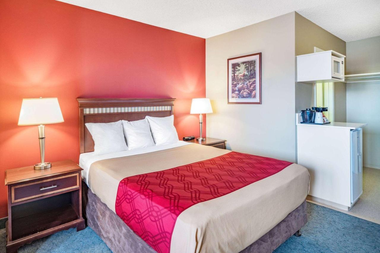 Travelodge By Wyndham Fort St John Fort St. John Buitenkant foto