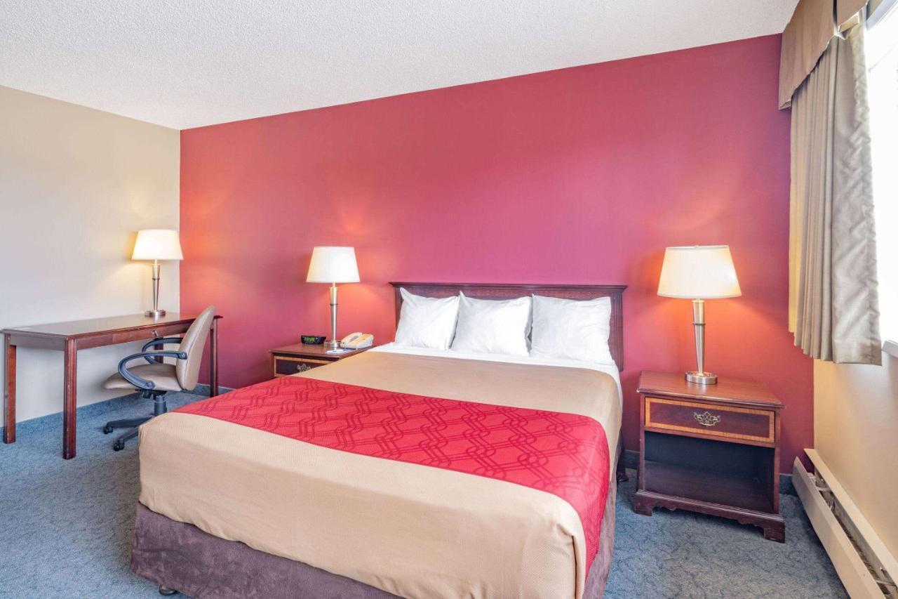 Travelodge By Wyndham Fort St John Fort St. John Buitenkant foto