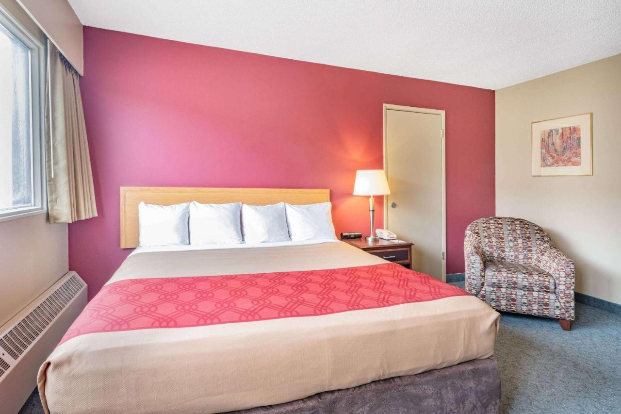 Travelodge By Wyndham Fort St John Fort St. John Buitenkant foto